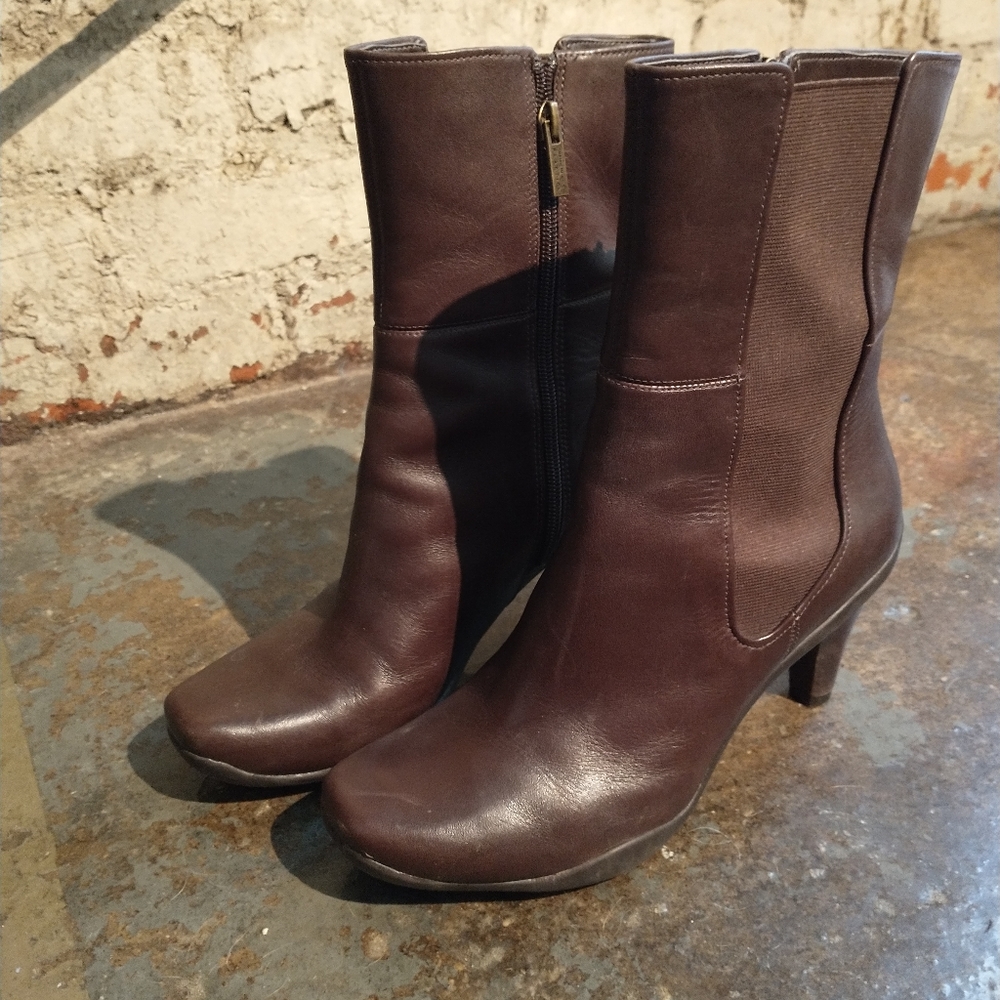 Kenneth Cole Reaction "Love Buzz" boots size 8